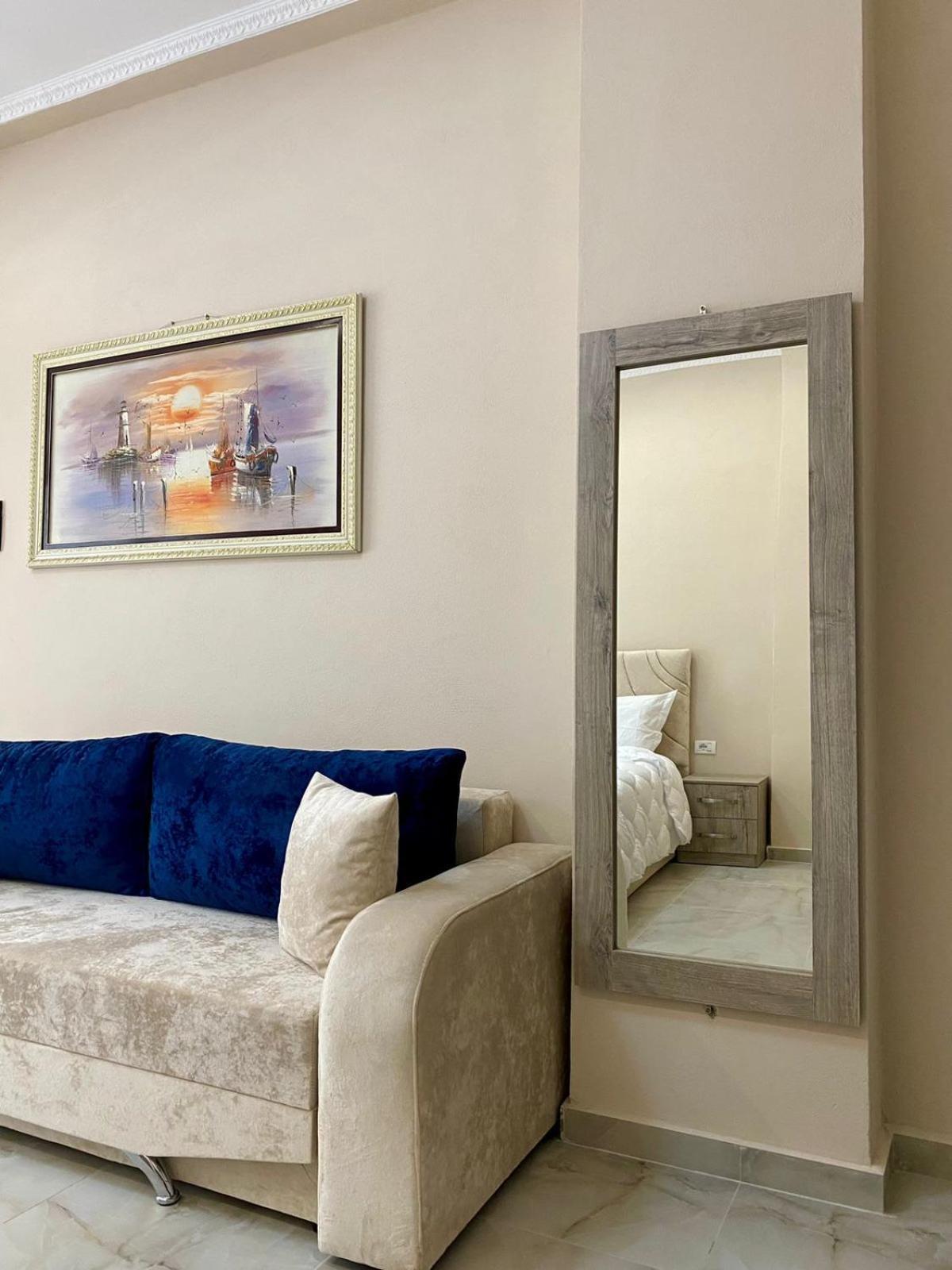 Troy Aparthotel Дуррес Экстерьер фото