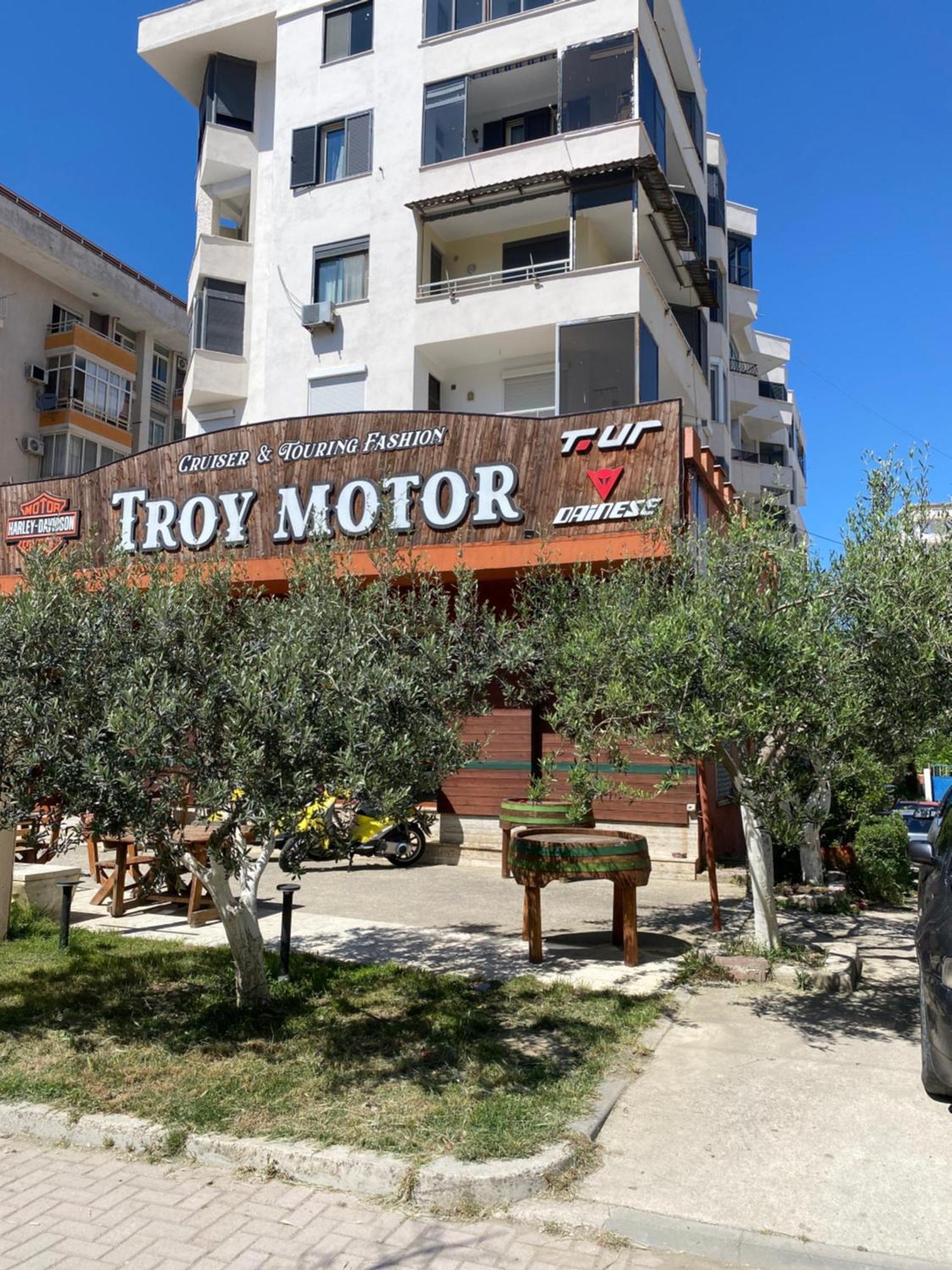 Troy Aparthotel Дуррес Экстерьер фото